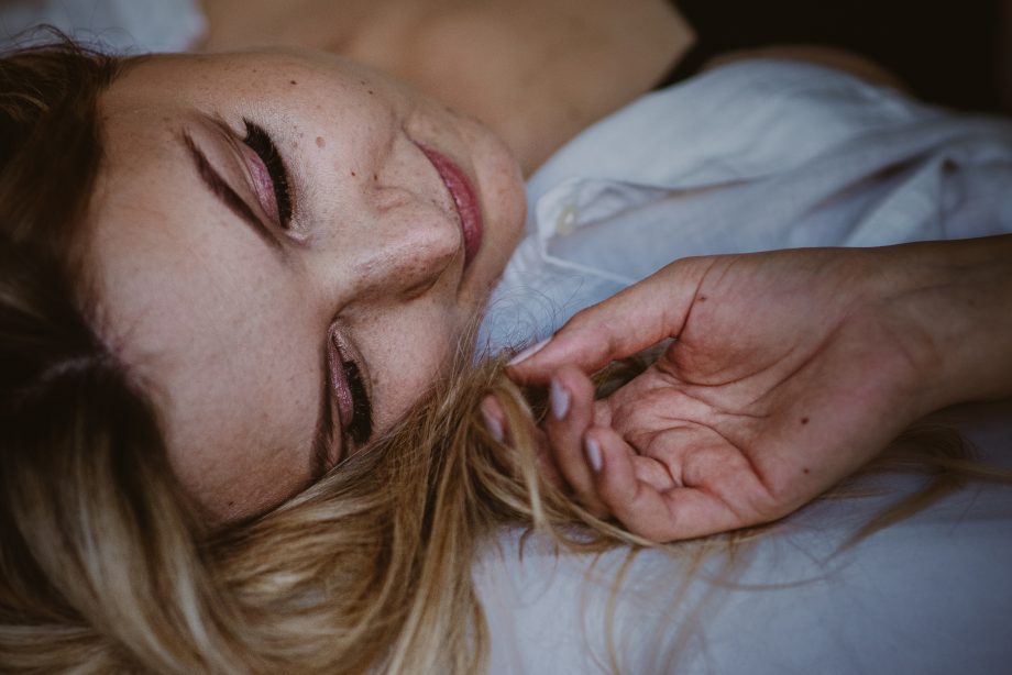 naturalna sesja ciążowa w domu