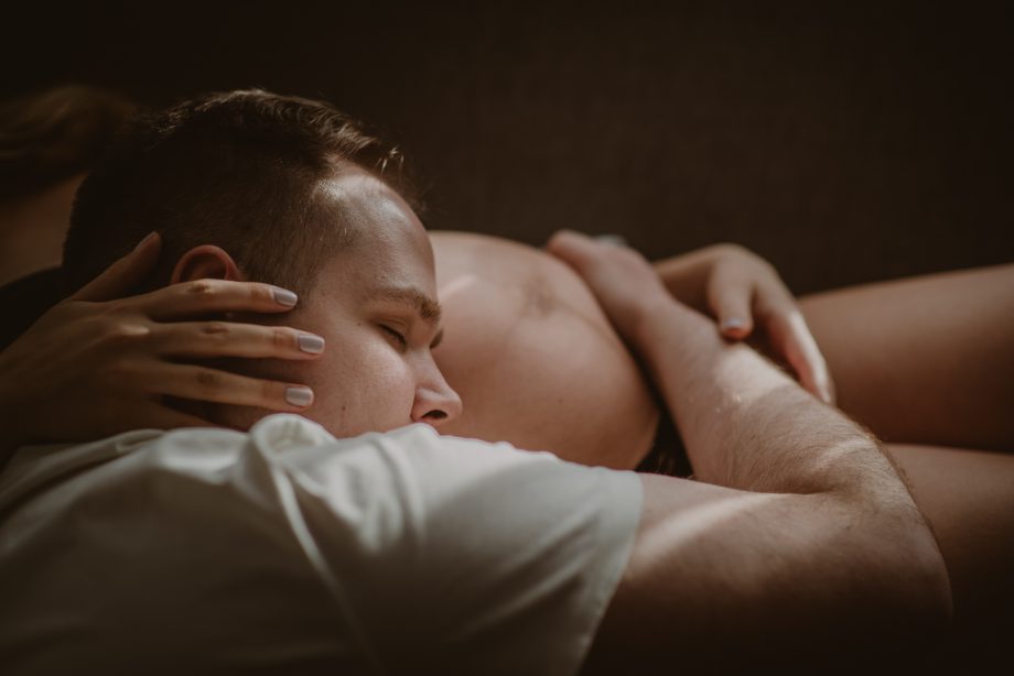 naturalna sesja ciążowa w domu