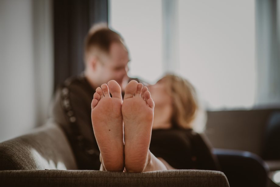 naturalna sesja ciążowa w domu