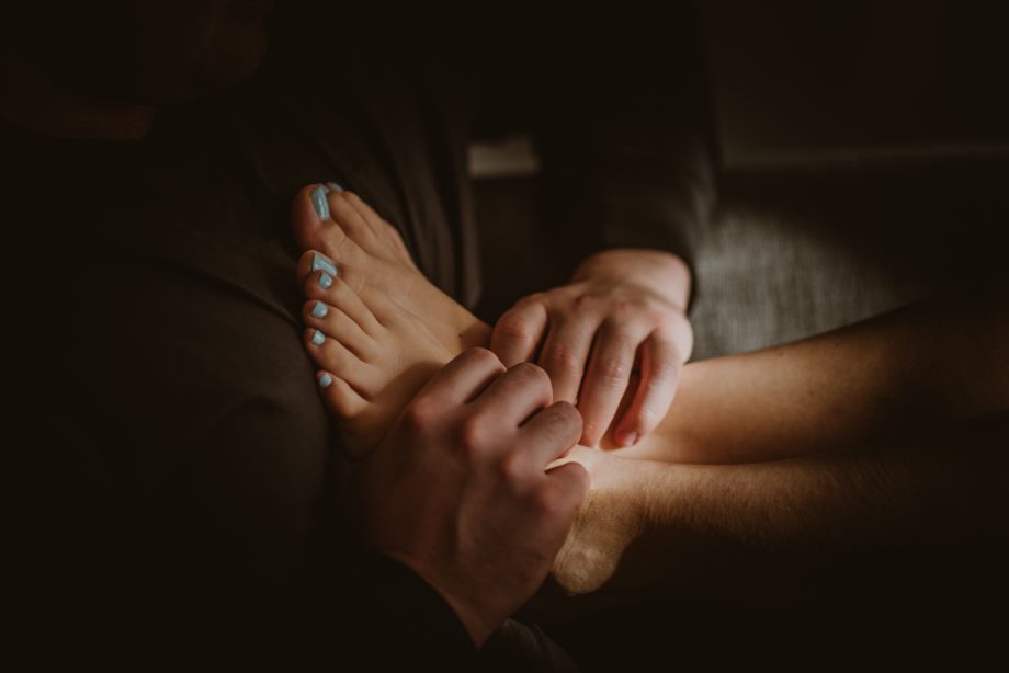 naturalna sesja ciążowa w domu