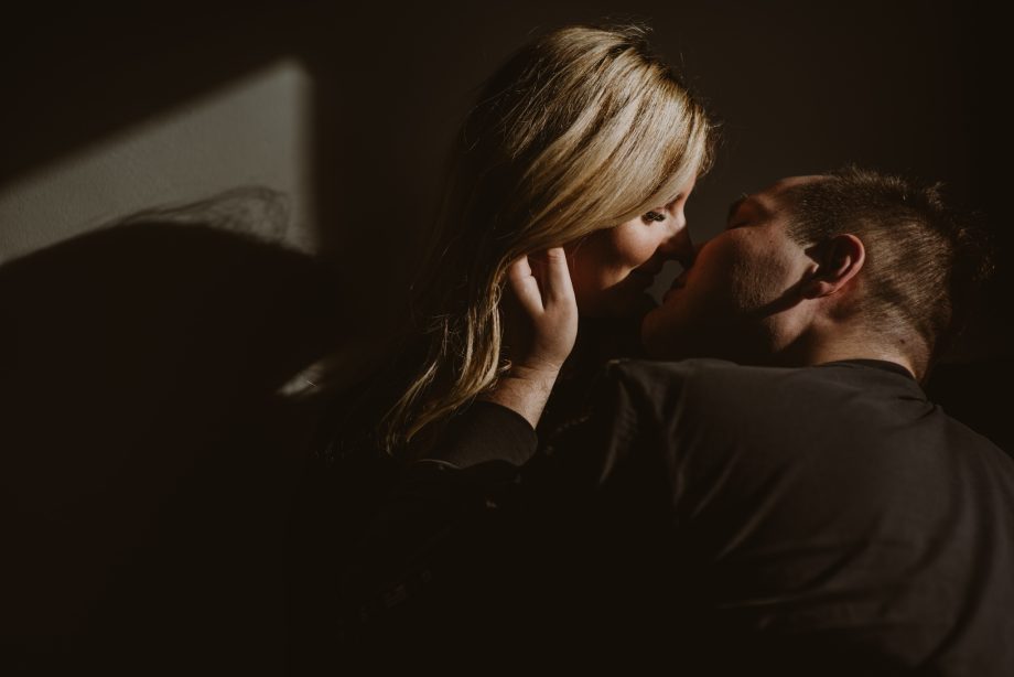 naturalna sesja ciążowa w domu