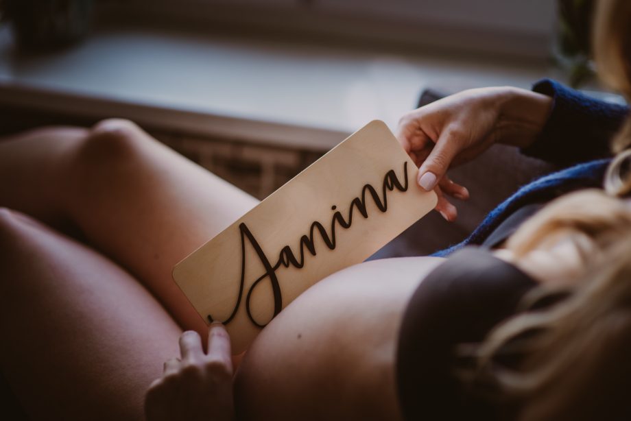 naturalna sesja ciążowa w domu