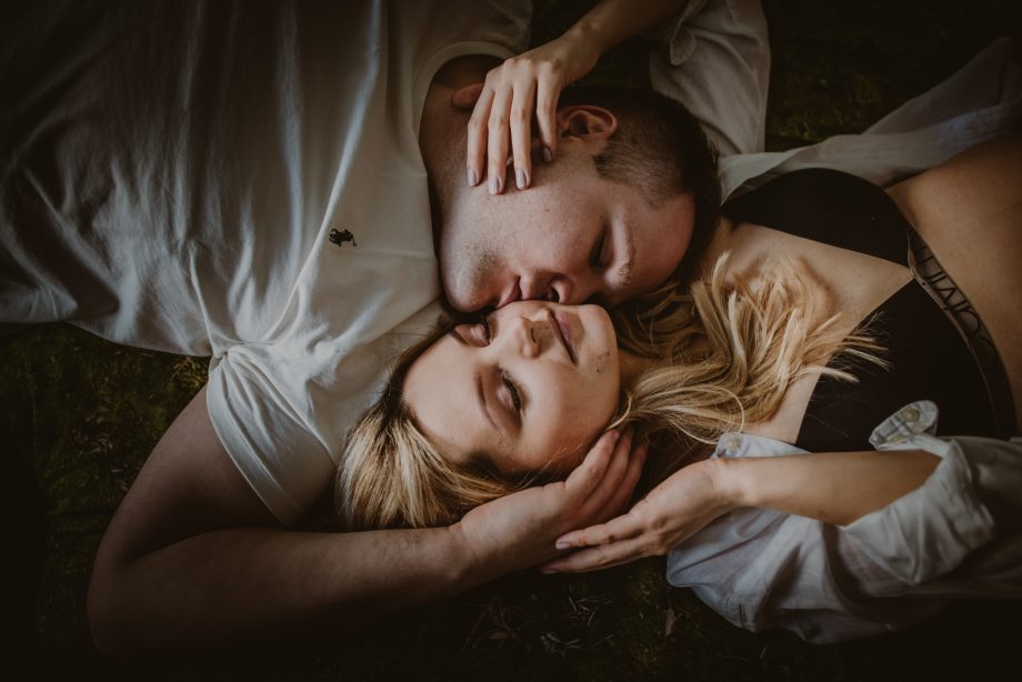 naturalna sesja ciążowa w domu