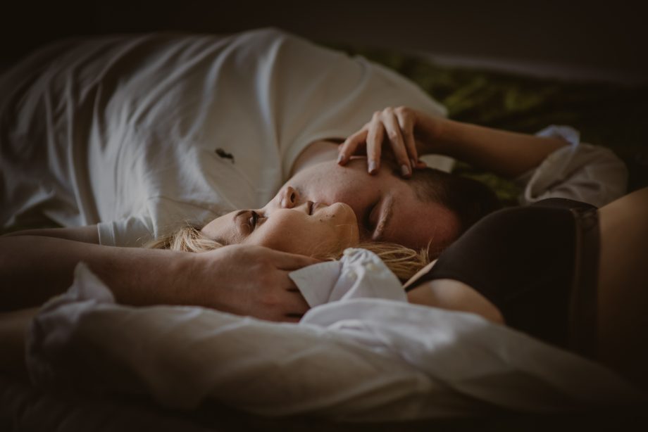 naturalna sesja ciążowa w domu