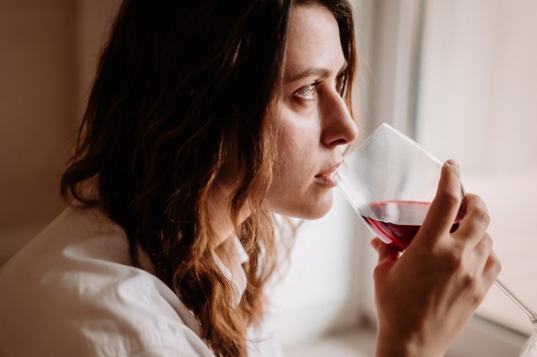 Naturalna sesja kobieca w studiu