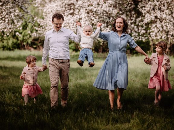 sESJA RODZINNA WIOSNĄ W PLENERZE